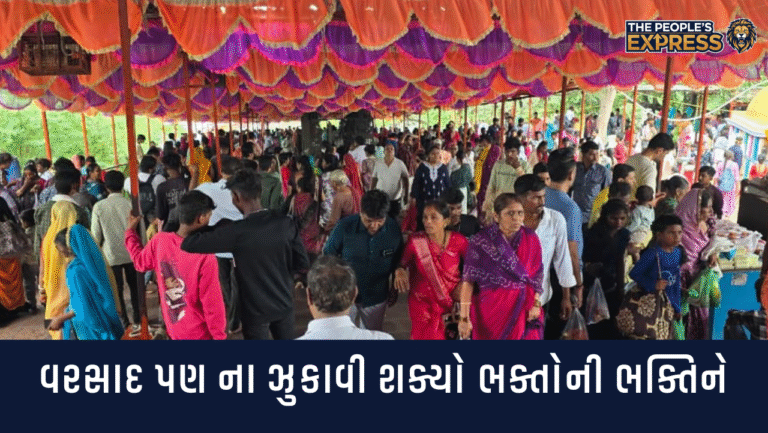 ચોટીલા ચામુંડા માતાજીના ડુંગરે ચાલુ વરસાદે ભક્તોનું ઘોડાપૂર